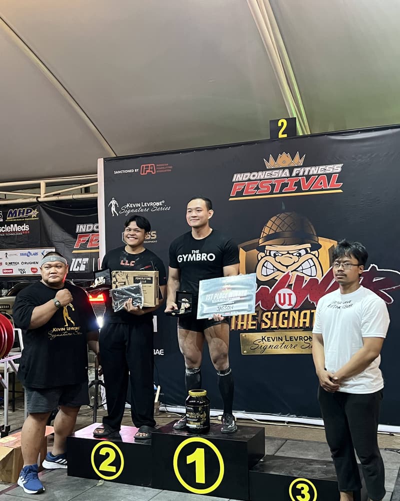 Jasson Thio first place on the podium at RAWWAR VI The Signature 2024